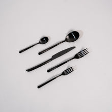 Carregar imagem no visualizador da galeria, Kaya Black Cutlery Set
