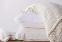 Carregar imagem no visualizador da galeria, Sherpa Tassel Fringe Throw
