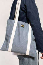 Carregar imagem no visualizador da galeria, 9075 TOTE BAG HICKORY STRIPE
