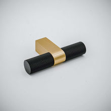 Cargar imagen en el visor de la galería, Bold, Black &amp; Gold Knurled Solid Brass Knob
