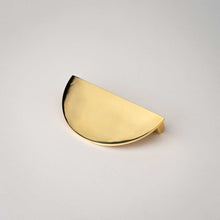 Carregar imagem no visualizador da galeria, Demi Lune, Solid Brass Half Moon Cabinet Pulls
