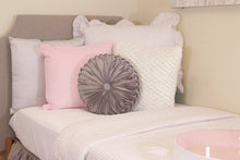 Cargar imagen en el visor de la galería, Round Pleated Soft Velvet Throw Pillow
