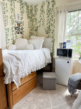 Carregar imagem no visualizador da galeria, Reyna Comforter Set Back To Campus Dorm Room Bedding
