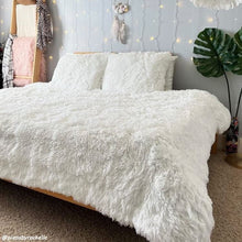 Cargar imagen en el visor de la galería, Emma Faux Fur Comforter Set
