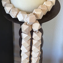 Carregar imagem no visualizador da galeria, Bohemian Geometric Wood Garland with Tassels
