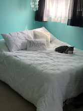 Carregar imagem no visualizador da galeria, Ravello Pintuck Caroline Geo 7 Piece Comforter Set
