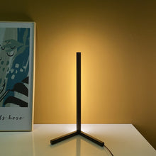 Carregar imagem no visualizador da galeria, Minimalist LED Table Lamp
