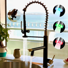 Carregar imagem no visualizador da galeria, VIDEC KW-29RK Smart Kitchen Faucet, 3 Modes Pull Down Sprayer, LED Temperature Control, Ceramic Valve, 360-Degree Rotation, 1 or 3 Hole Deck Plate.
