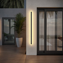 Carregar imagem no visualizador da galeria, Svelte Outdoor Linear Wall Lamp IP65
