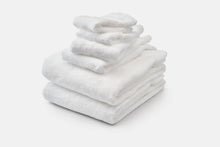 Cargar imagen en el visor de la galería, Bath Towel Set Made of Luxury USA Cotton
