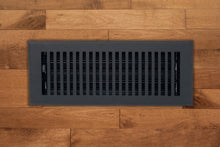 Carregar imagem no visualizador da galeria, Cast Aluminum Contemporary Vent Covers - Black
