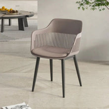 Carregar imagem no visualizador da galeria, Aedilis Accent Chair
