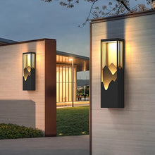 Carregar imagem no visualizador da galeria, Aeternus Outdoor Wall Lamp
