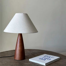 Carregar imagem no visualizador da galeria, Aikoz Table Lamp
