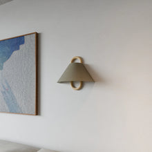 Carregar imagem no visualizador da galeria, Aine Wall Lamp
