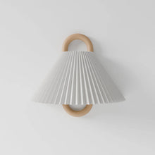 Carregar imagem no visualizador da galeria, Aine Wall Lamp
