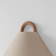 Carregar imagem no visualizador da galeria, Aine Wall Lamp
