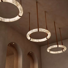 Cargar imagen en el visor de la galería, Aktis Alabaster Pendant Light
