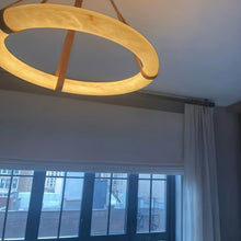 Cargar imagen en el visor de la galería, Aktis Alabaster Pendant Light
