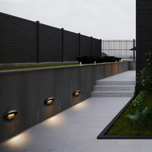 Carregar imagem no visualizador da galeria, Amor Outdoor Step Lamp
