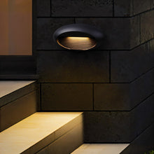 Carregar imagem no visualizador da galeria, Amor Outdoor Step Lamp
