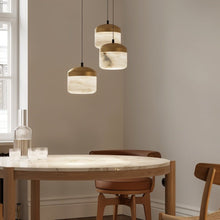 Cargar imagen en el visor de la galería, Asta Alabaster Pendant Light
