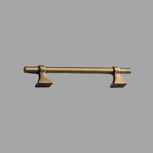 Carregar imagem no visualizador da galeria, Atiq Brass Knob &amp; Pull Bar
