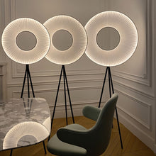 Cargar imagen en el visor de la galería, Baraha Floor Lamp
