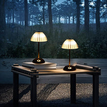 Carregar imagem no visualizador da galeria, Barraq Table Lamp
