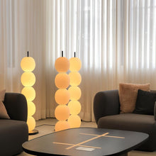 Carregar imagem no visualizador da galeria, Beaded Floor Lamp
