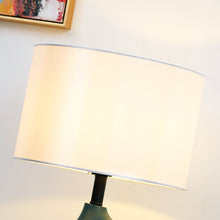 Load image into Gallery viewer, Brilho Table Lamp
