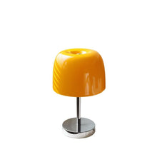 Cargar imagen en el visor de la galería, Castor Table Lamp
