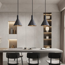 Carregar imagem no visualizador da galeria, Cono Pendant Light
