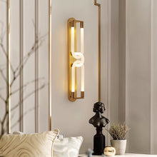 Carregar imagem no visualizador da galeria, Coretta Wall Lamp
