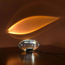 Cargar imagen en el visor de la galería, Crystal Eye Table Lamp
