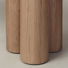 Cargar imagen en el visor de la galería, Dravus Wooden Table
