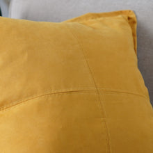 Cargar imagen en el visor de la galería, Faux Suede Decorative Pillow
