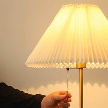 Load image into Gallery viewer, Eben Table Lamp
