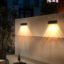 Carregar imagem no visualizador da galeria, Elaxi Outdoor Wall Lamp
