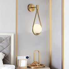 Carregar imagem no visualizador da galeria, Embrace Wall Lamp
