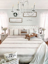 Cargar imagen en el visor de la galería, Farmhouse Stripe Reversible Comforter Set
