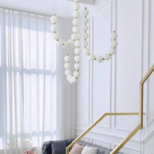 Carregar imagem no visualizador da galeria, Feasta Chandelier Light
