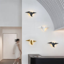 Cargar imagen en el visor de la galería, Finch Wall Lamp
