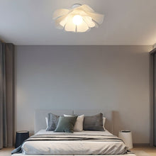 Carregar imagem no visualizador da galeria, Fleur Ceiling Light
