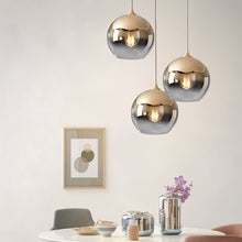 Carregar imagem no visualizador da galeria, Freyde Pendant Light
