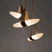 Cargar imagen en el visor de la galería, Fune Pendant Light
