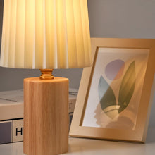 Cargar imagen en el visor de la galería, Giada Table Lamp
