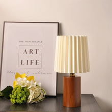 Carregar imagem no visualizador da galeria, Giada Table Lamp
