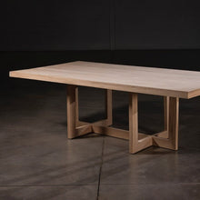 Carregar imagem no visualizador da galeria, Gisri Wooden Table
