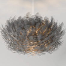 Carregar imagem no visualizador da galeria, Goose Feather Pendant Light
